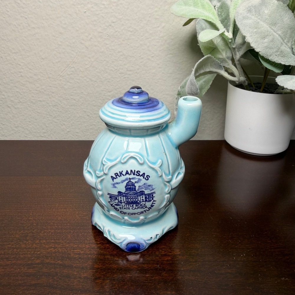 Vintage Arkansas State Capitol‎ Souvenir Potbelly Stove Ceramic Blue Figurine